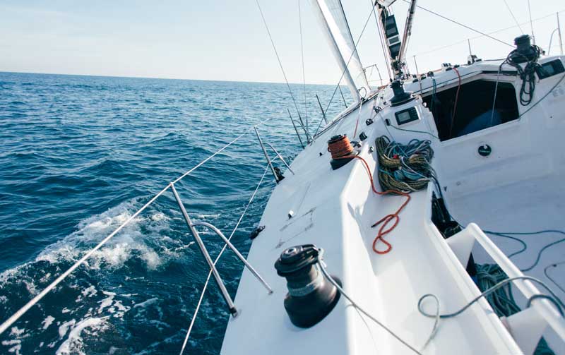 Barca a vela in navigazione