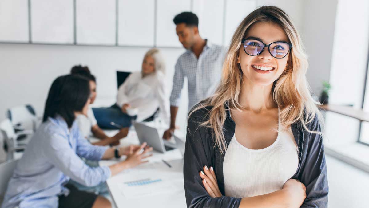 Giovane team a lavoro